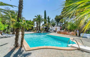 Stunning home in Carovigno with Outdoor swimming pool, WiFi and 3 Bedrooms, Carovigno